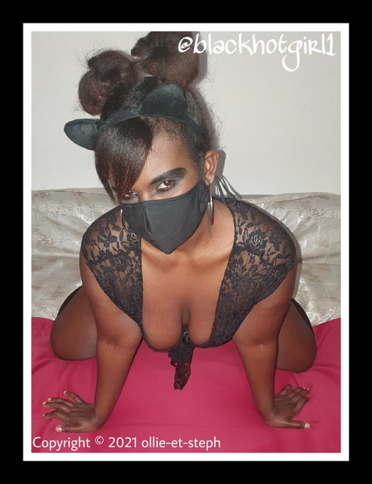 Coucou!une nouvelle vid&eacute;o sera bient&ocirc;t disponible !bonne nuit a tous ,bisous 😚  #coquine #black #lingerie<a href="/tag/lingerie"class="tags"><span>#lingerie</span></a><a href="/tag/black"class="tags"><span>#black</span></a><a href="/tag/coquine"class="tags"><span>#coquine</span></a>