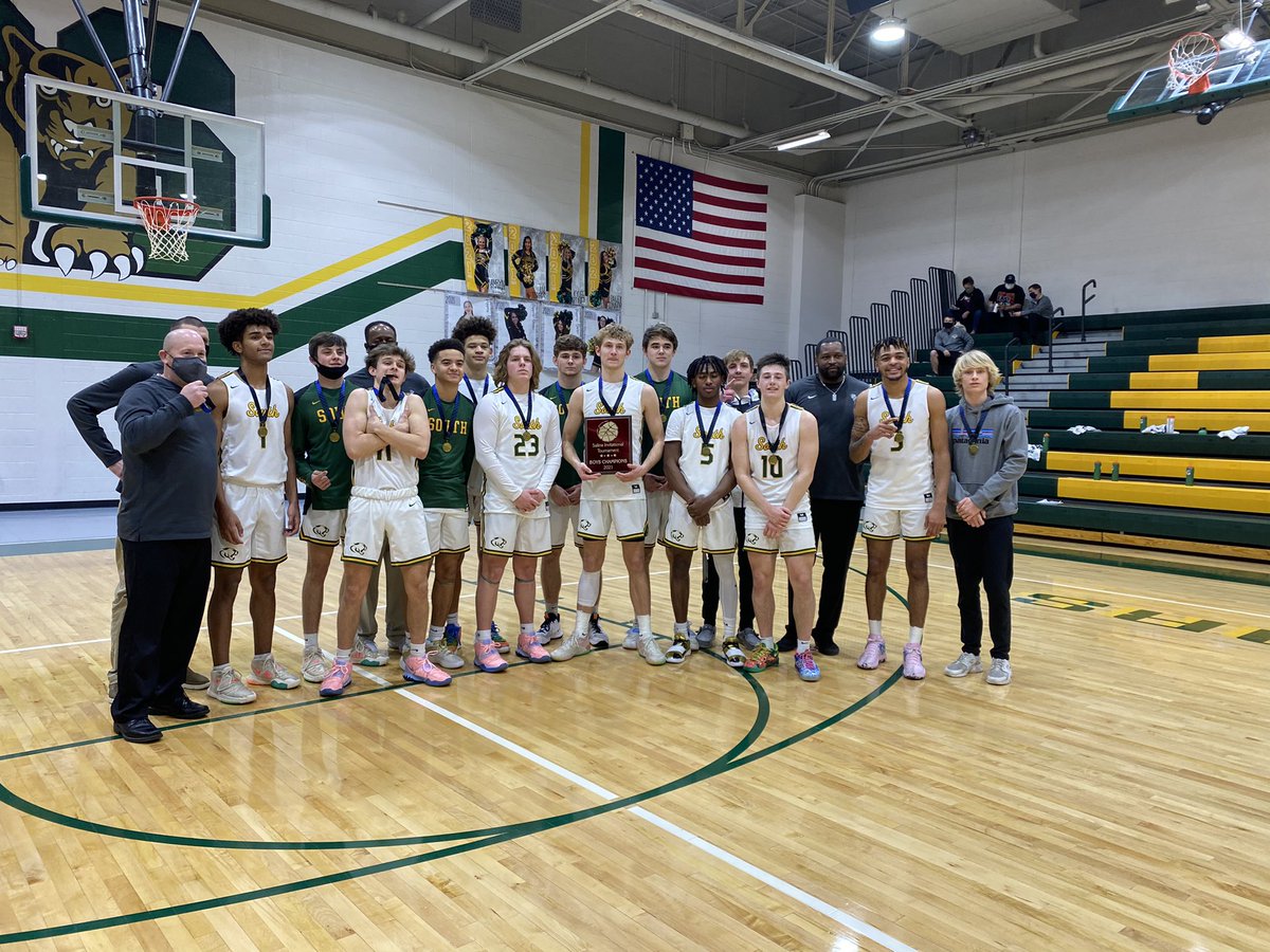 Congratulations to the girls basketball team on their 3rd place finish in the S.I.T. and the boys basketball team on their 1st place finish!