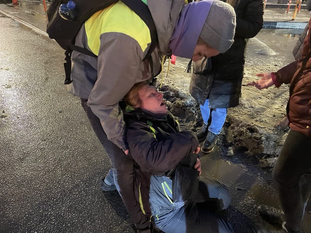 7:58pm 23/01Margarita Yudina, who was hit by a riot p/lice officer on Vosstaniya Square. One of the witnesses said that she was then taken to the first-aid post at the Moscow railway station.