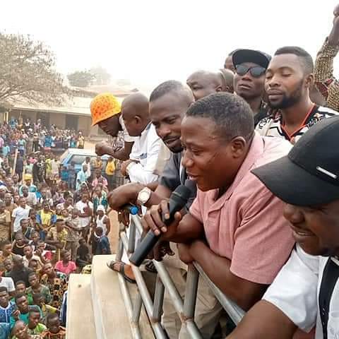 Sunday Igboho ‘filling void unaddressed by federal government’ | TheCable thecable.ng/sunday-igboho-…