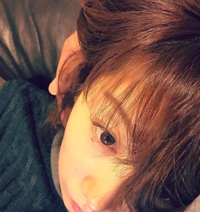 出会った頃
夜中の3時過ぎまで毎日何時間も色んな話題の電話して
おやすみを文章でなく言葉で伝えたくて

その日の夜がとても待ち遠しくて。

あの頃からそろそろ10年

あの頃より
もう比べ物にならないほど君が好きで
毎日君が俺の支えです
ずっと笑顔で側にいて
君の毎日が幸せでありますように 