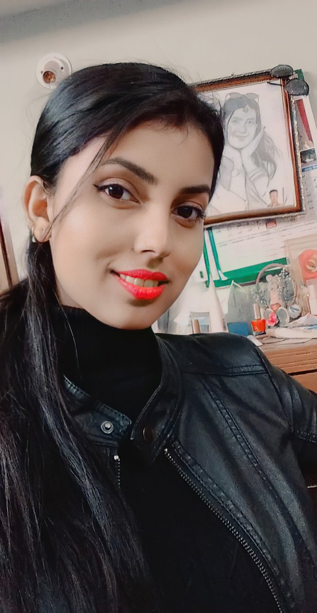 खुशी हुन खोज्नुस
बहाना आफैं निस्किन्छन ।।😌😉