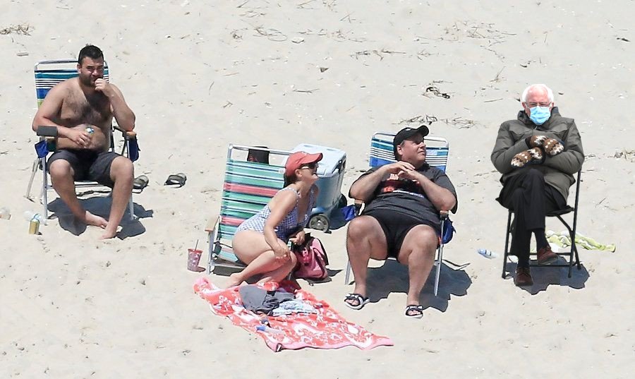 I'll go to the beach but I'm not going to like it. #berniemittens