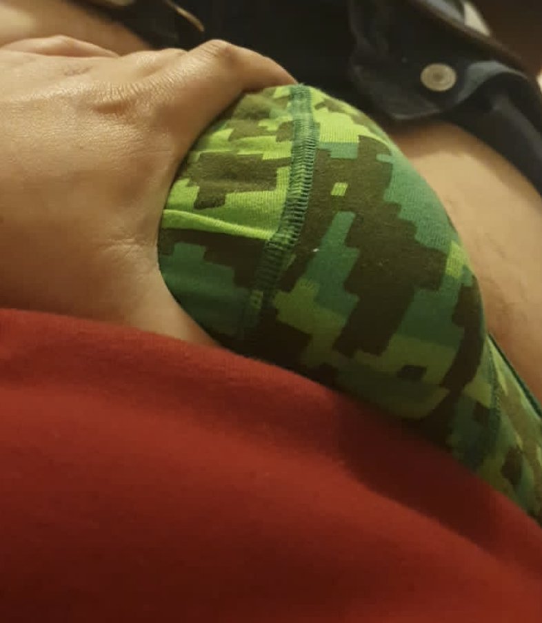 CMisofilico's tweet photo. imagina el olor a sudor de webos y verga después del trabajo #morbo #trusas #calzones https://t.co/Jk3xRqJH90
