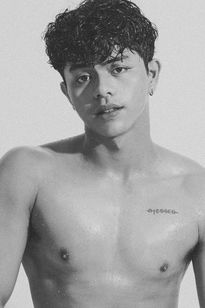 boyslovephp's tweet photo. I didn't know I needed a B&amp;W version of this. https://t.co/wa3Nqc3lE0