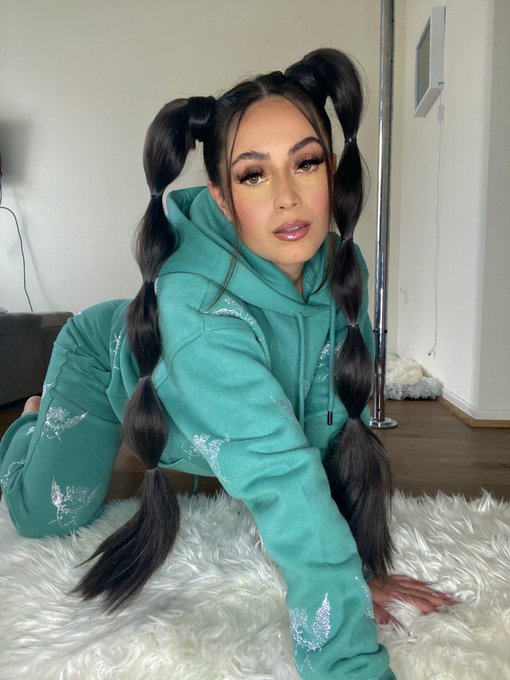Cozy af 🥰 https://t.co/Se09czc3Ko