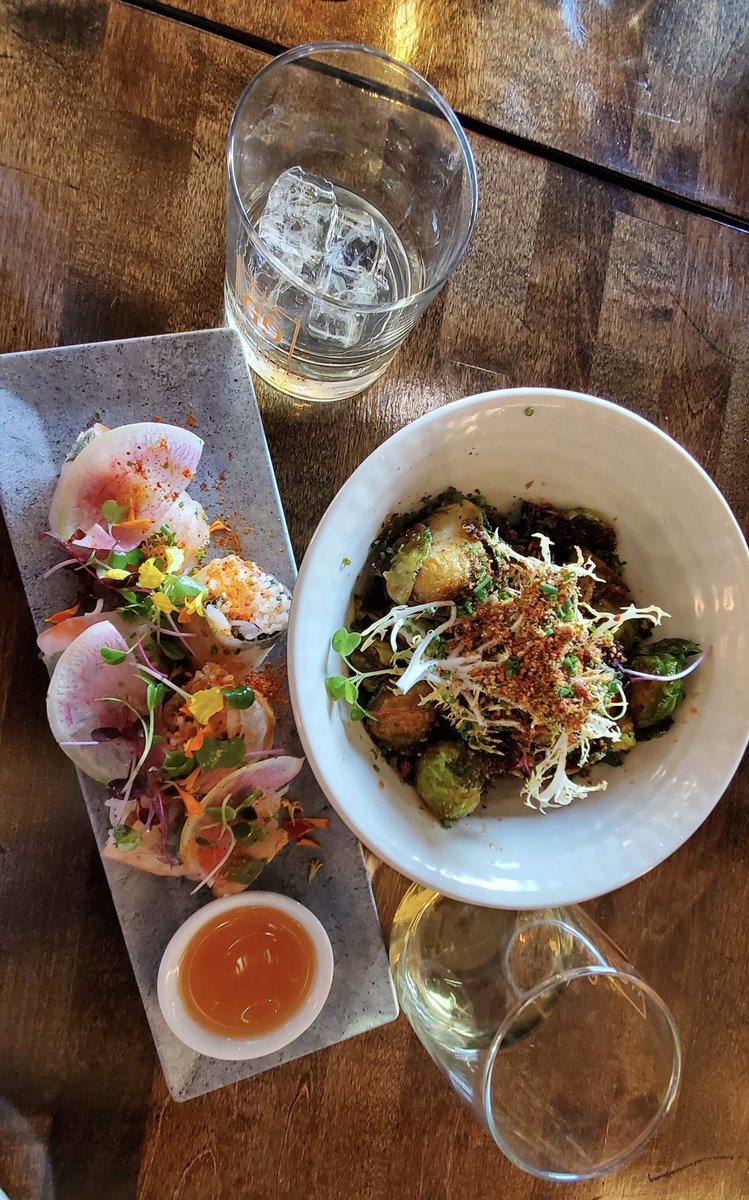 RobinKTriplett's tweet photo. Patio dining at #GirlDiver bc it’s 60°
#WinterInAtlanta https://t.co/FS2zxdC5ZN
