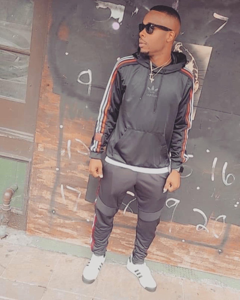 kreesemusic's tweet photo. Hate it or Love it but at the end of the day I did my job!!! Live life to the fullest!!! #kreesemusic #adidasgang #newyearnewme #alltravels2021 #create #network #dallas #austin #losangeles #atlanta #newyork #memphis #louisiana #miami #musicislife
* 
*
#lovelivelife https://t.co/PbhByOfQyq