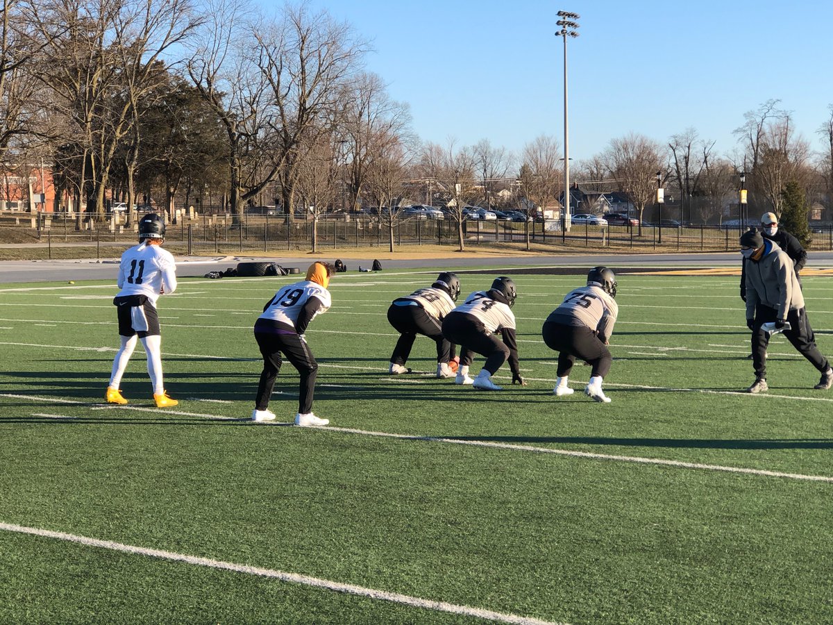DePauwTigersFB's tweet photo. 3 days in the books! What an unbelievable feeling to get back on the field! #TeamDePauw is back and grinding! #CampSZN 🐯🏈 https://t.co/A20qlLSN09