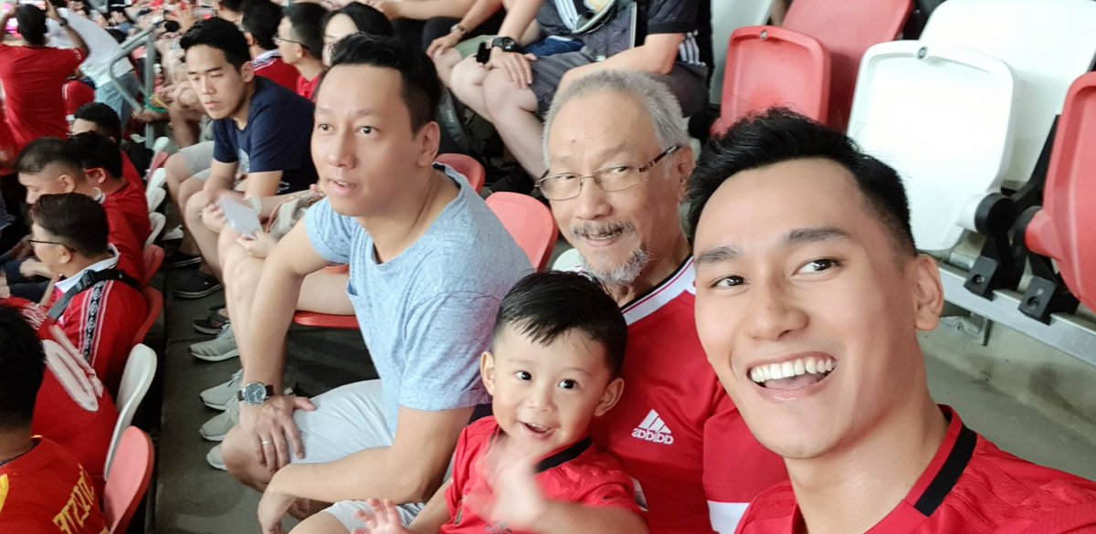AverageSofrie's tweet photo. @ManUtd_HQ @ManUtd I never had the best relationship with my dad, but we always had United. 

That's why I support United and why I hope my sons has the same reason with their sons in the future.

#MUFC https://t.co/tYx6eYPkFc
