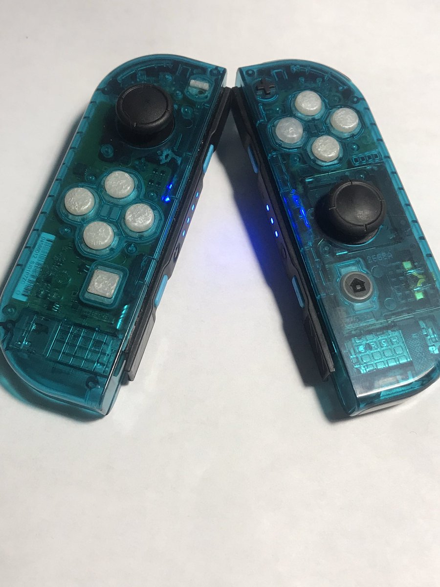 customs_sk's tweet photo. Banger tweet. #resin #resinbutton #custom #customjoycon #joycon #nintendo #switch https://t.co/1LPolbl3n3