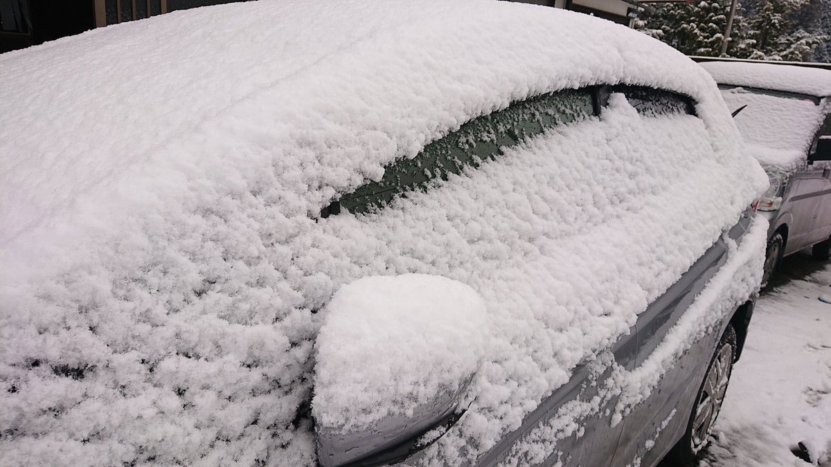 Answerblue 大子日和 初夏かな 雪 茨城県 大子町 雪遊びだ そりやで 笑笑 大子町山間部は別格なので