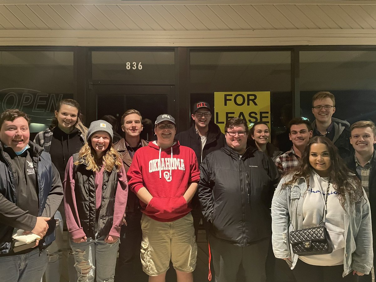 CollegeRepsBSU's tweet photo. Spring semester is off to a great start! The Ball State College Republicans had a fun night at Buffalo Wild Wings in Muncie!
#CollegeRepublicans #GOP #BallState #Muncie https://t.co/62eP8t6Mmw