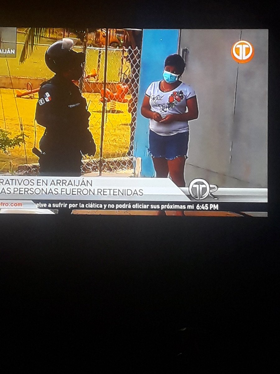 matematico14's tweet photo. Sanción x vender tanque de gas a mujer con bebé.

Medidas absurdas y abusivas q generan "noticias" ESTÚPIDAS (con perdón de mis seguidores) @TReporta.

Casualmente aquí en casa, con 3 enfermos covid, hoy se acabó el gas ¿Esperamos hasta el lunes?

P.D No pregunten, pero lo cons😎 https://t.co/pWHEKWM1od