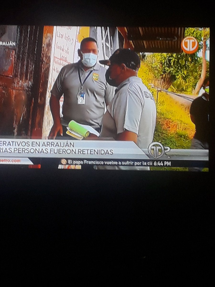 matematico14's tweet photo. Sanción x vender tanque de gas a mujer con bebé.

Medidas absurdas y abusivas q generan "noticias" ESTÚPIDAS (con perdón de mis seguidores) @TReporta.

Casualmente aquí en casa, con 3 enfermos covid, hoy se acabó el gas ¿Esperamos hasta el lunes?

P.D No pregunten, pero lo cons😎 https://t.co/pWHEKWM1od