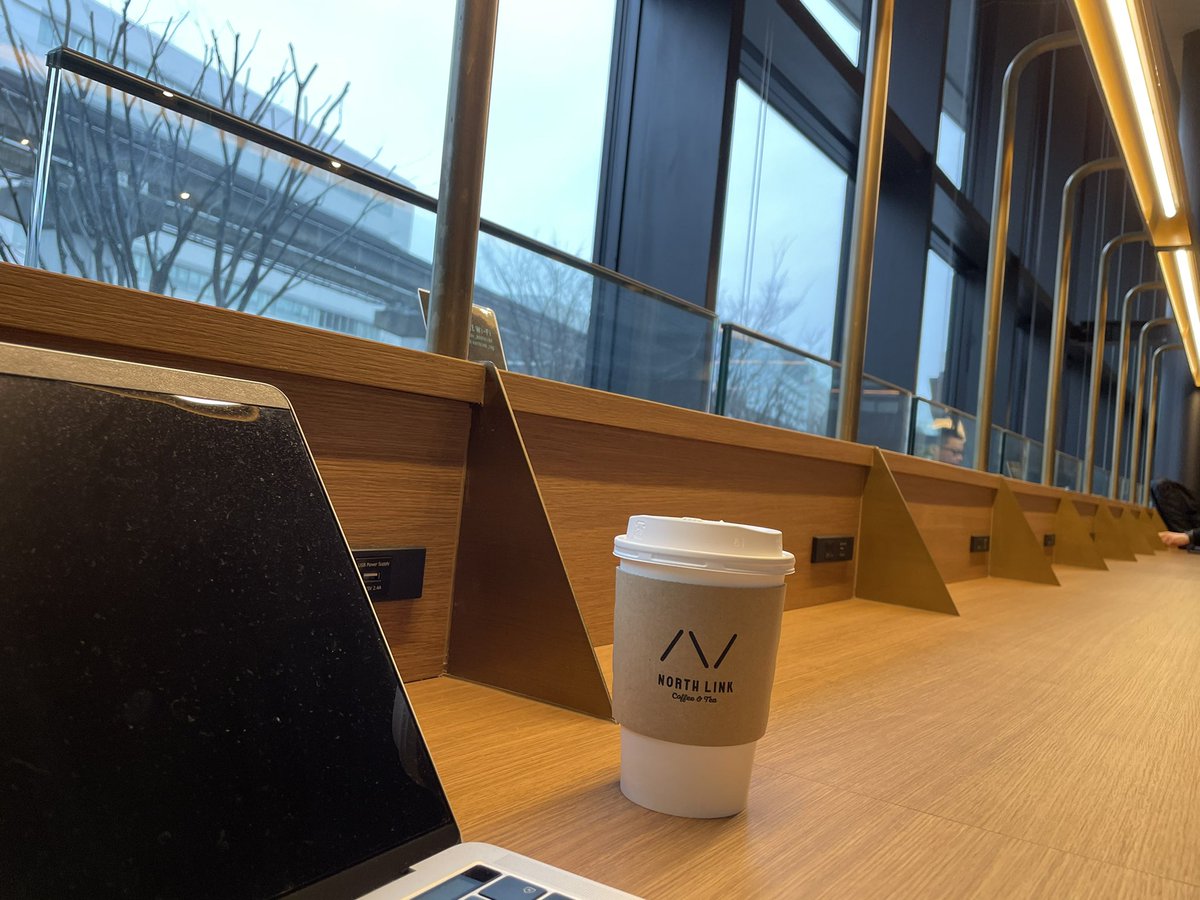 たくにぃ フリーランスキャリアのお兄さん 長崎 ついに 2週間の自主隔離期間終了です 気分良くて早速朝活 電源あるし 作業用の向き合わない席の方が多いし Wi Fi高速だし 早速最高のカフェ見つけた North Link Cafe 立川駅徒歩7 8分