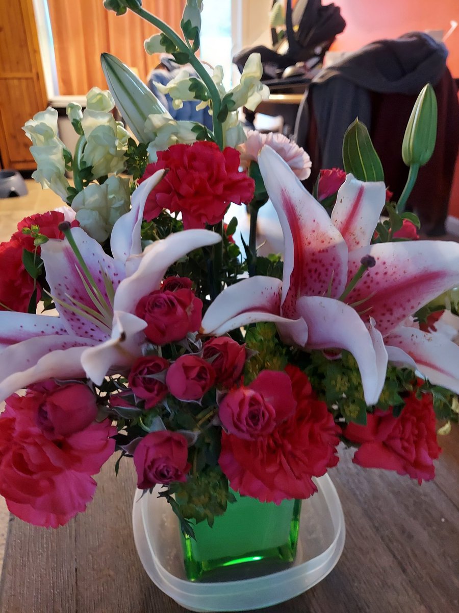 Elizabeth_METER's tweet photo. Thank you @METER_Group for the celebration flowers as I spend valuable time with my newborn.
I love working for @meter_env and miss my crew everyday, but this time is precious.
#valueeveryday #maternityleave #companyvalues https://t.co/G44SBBMuNq