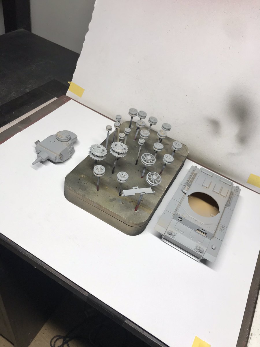 Been sorting through my stash getting it ready to go in to storage ready for when I move and found a half built panzer so it would be rude not to finish it and may be a quick diorama  just to break up all the red I’ve been painting 