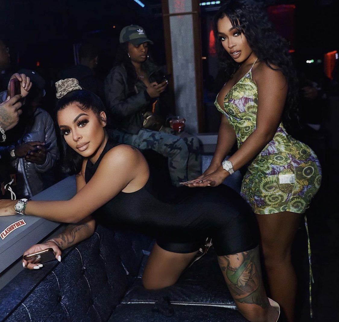 AlexissSkyy's tweet photo. Your faves 🍫 @_MiracleWatts https://t.co/P9N71uQVBJ
