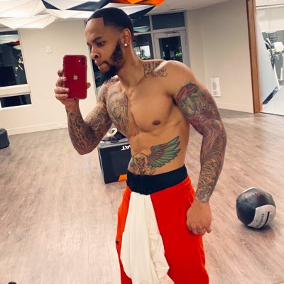 ExpensiveCost's tweet photo. #NewProfilePic https://t.co/De0mEmKC3s