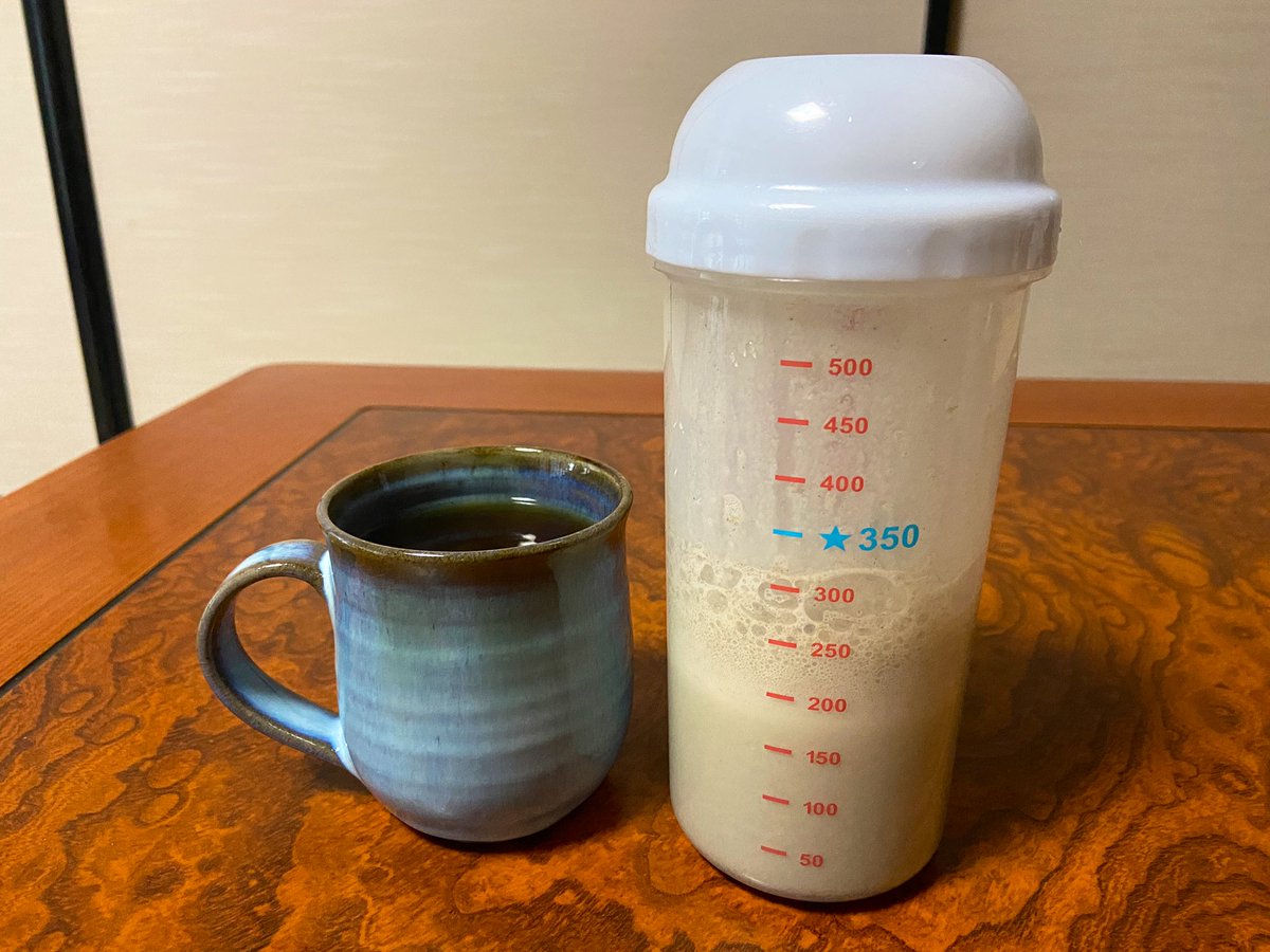 shui510's tweet photo. 13日間のファスティングプログラム13日目〜回復食期5日間のうち5日目～

松代焼きのマグカップを手に入れたので使っていこっと✨癒される〜

【朝食】

•ヘンププロテインスプーン2杯
•豆乳200ml

•野草発酵エキス50mlをお湯割り

#ファスティング
#13日間チャレンジ
#ファスティング実況中継 https://t.co/3Xg0leDHJS