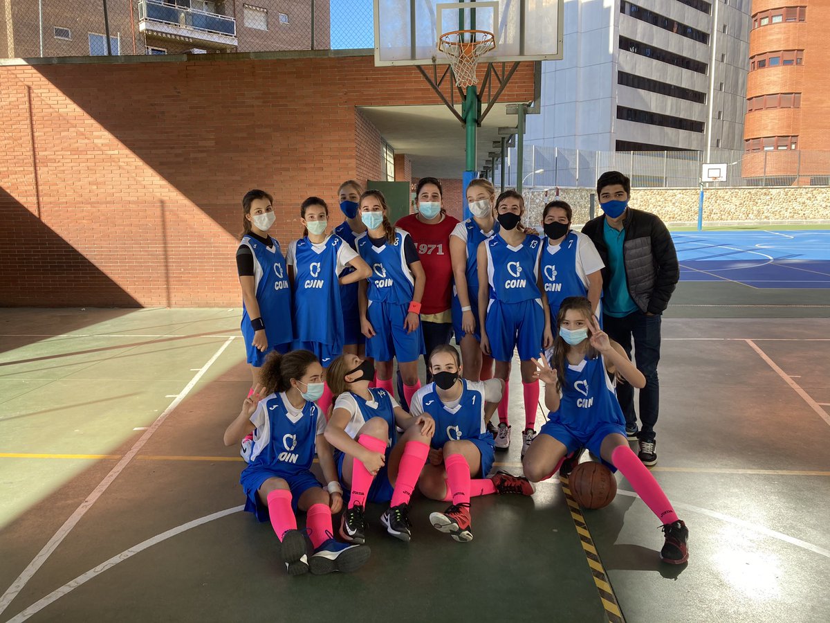 ExtraCoinlares's tweet photo. Nuestras infantiles y cadetes se estrenan en la liga de federación madrileña de baloncesto. El club deportivo corazón inmaculado-Feye debuta con sendas victorias. Buen trabajo. https://t.co/QoiUkSwmwe
