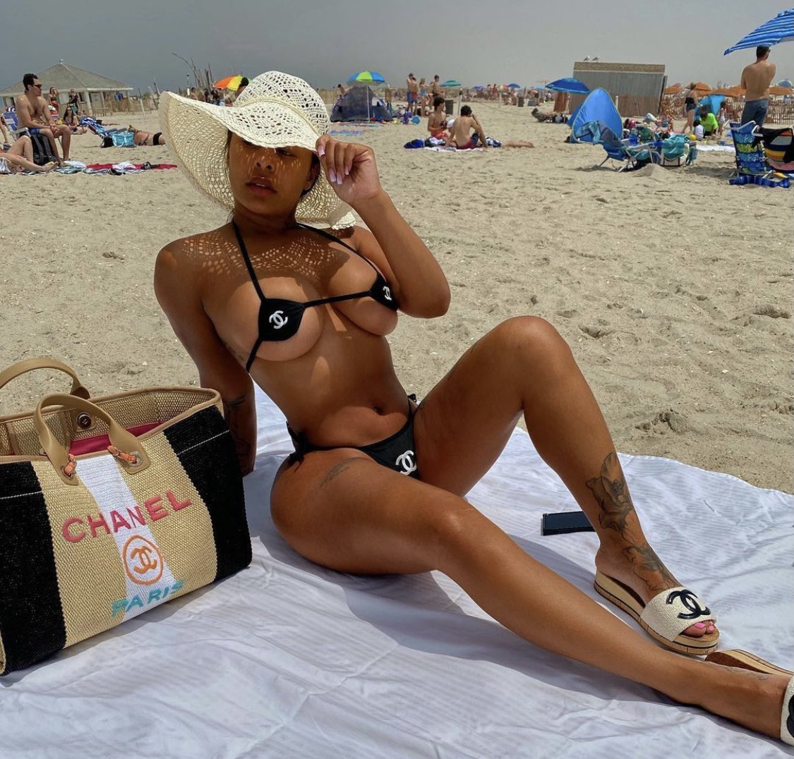 AlexissSkyy's tweet photo. Doll skin . https://t.co/DCqxeYyXPR