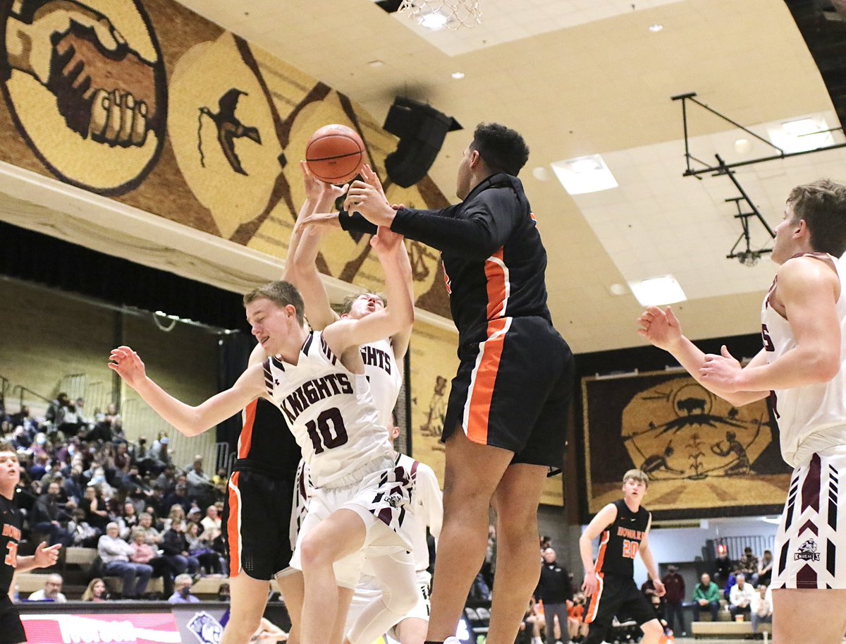 PanicButtonLive's tweet image. Hanson Classic action at the Corn Palace