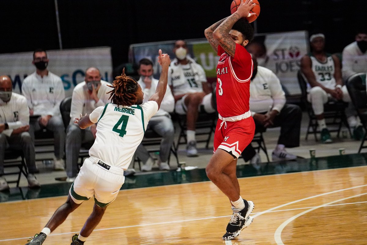 MiamiOH_BBall's tweet photo. 𝟑-𝟎 𝐨𝐧 𝐭𝐡𝐞 𝐰𝐞𝐞𝐤.🙌🙌🙌

#RiseUpRedHawks https://t.co/VcoTKxagcQ