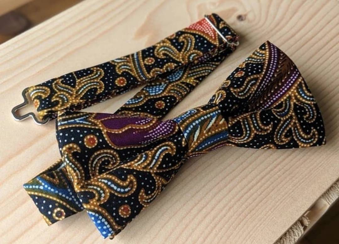 birdonawireart's tweet photo. Do you know someone who could use a new bowtie? We love these spiffy ones from ho + co. They're great for both special events and Zoom meetings! #bowties #yvrlocal #supportlocalhttp://ow.ly/vJO530qJtqi https://t.co/PkBg5QaSrY