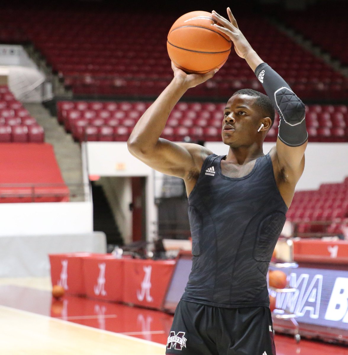 fare49's tweet photo. Iverson Molinar @MolinarIverson3 34min 19P 2R 1A 3S 8/8 FT @HailStateMBK perdiรณ 73-81 @AlabamaMBB
Molinar fue el segundo mayor anotador de su equipo y lider en robos
#HailState
#NCAA
#SECConference
#Panama ๐ต๐ฆ๐ https://t.co/h3p88tshiT