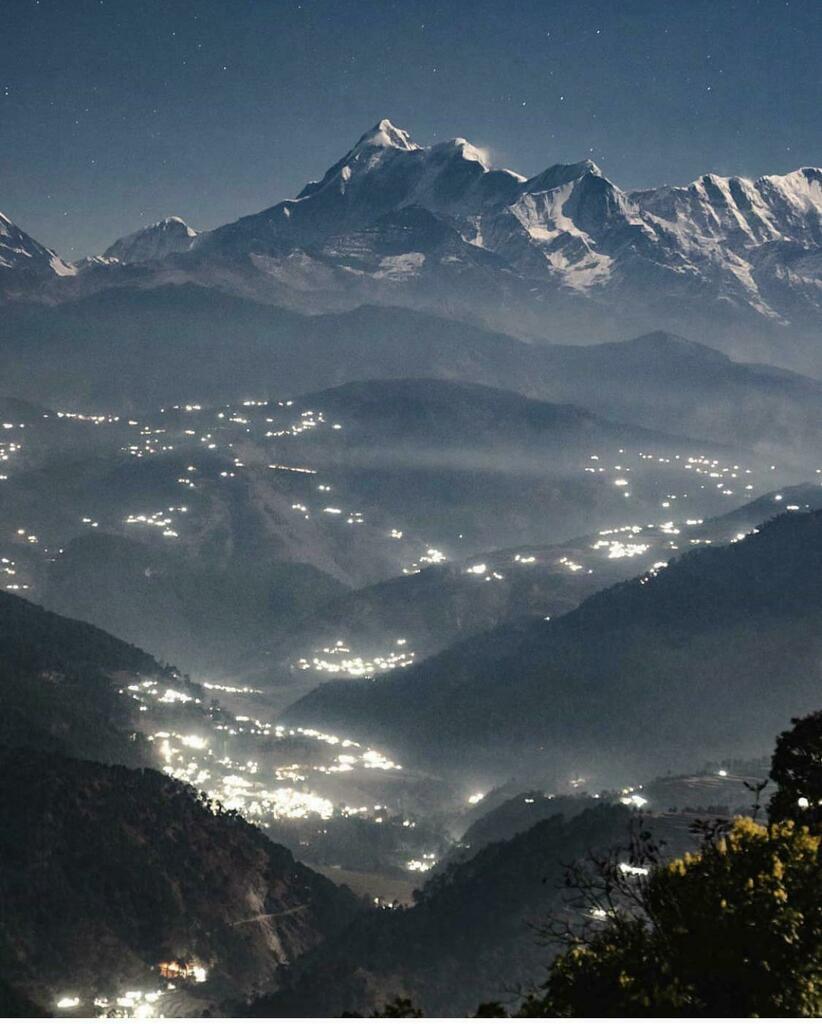 Gwaldam, Uttarakhand, भारतIndia. Mt.Trishul and the valley Below. – Book great trips on ift.tt/3iDz47a Best price guarantee!