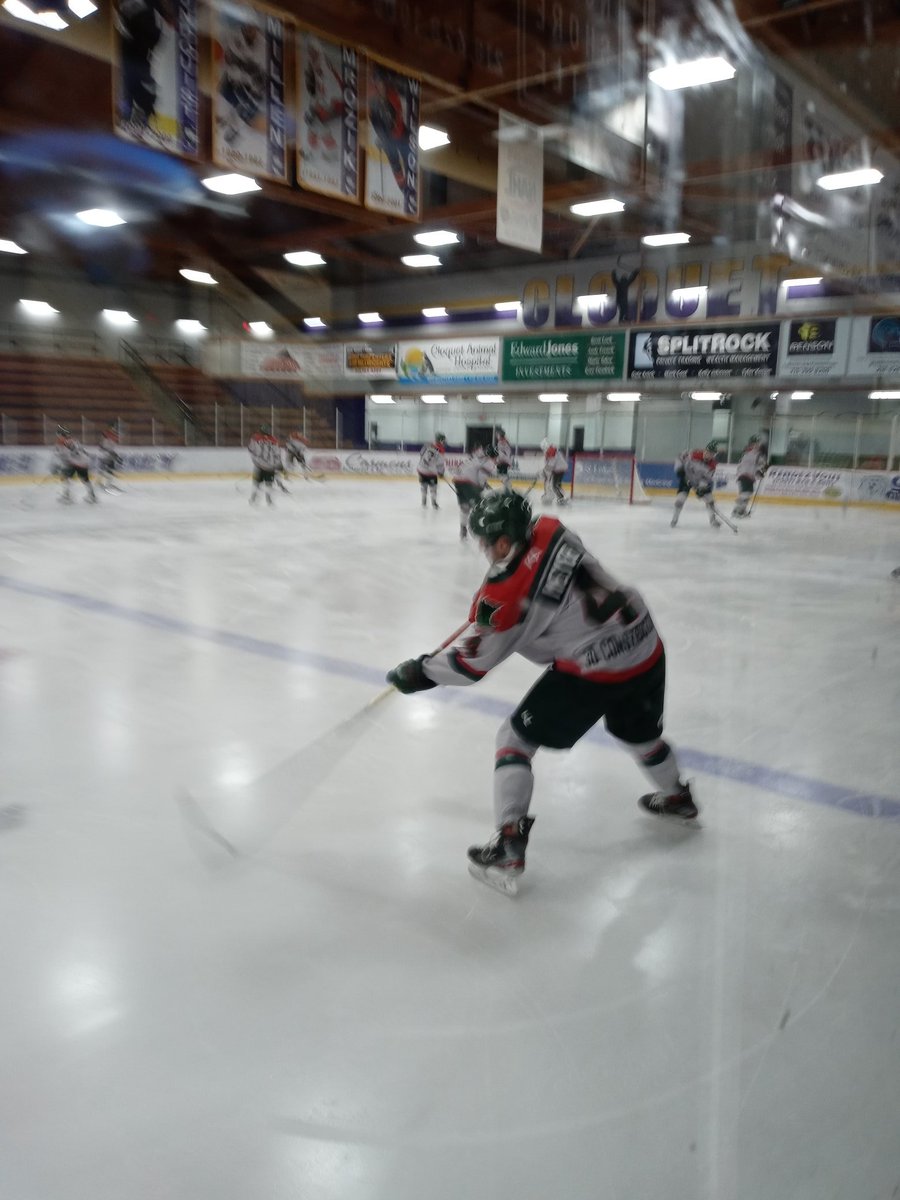 MartyHill_MN's tweet photo. Cayden Meyer takes a pass during warrmups as @mnwilderness get ready to battle @theaustinbruins.  Pregame on @MyHockeyTV begins at 7:20. https://t.co/wim81juEQb