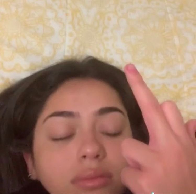 ‍ ‍ ‍‍ ‍ ‍* 𝗮𝗹𝗲𝘀𝘀𝗶𝗮 — pausa. (@etherealfiower) on Twitter photo 