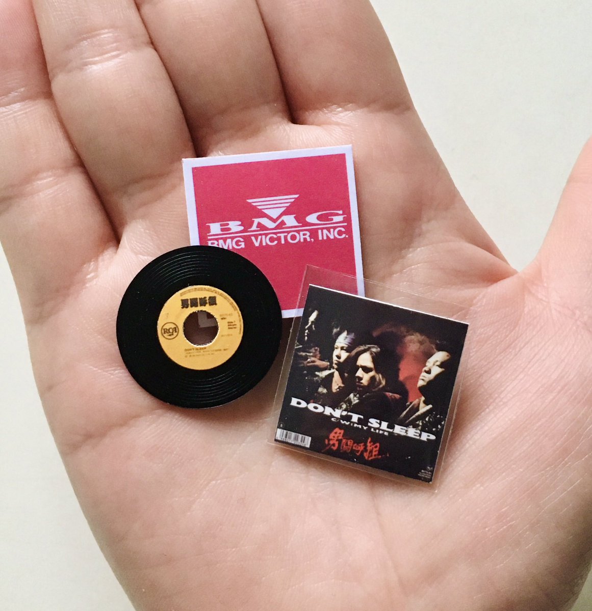 ミニチュアレコード第97弾は 男闘呼組 「DON'T SLEEP」 31年前の今日