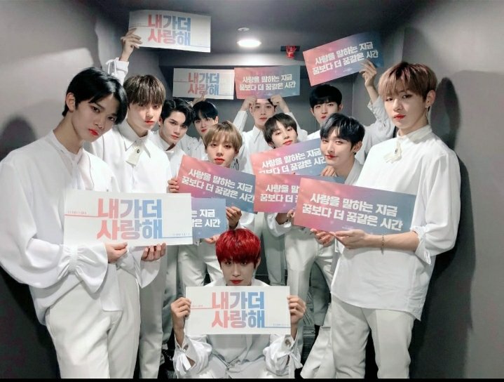 Viidanielk's tweet photo. 24 Januari [ therefore Day-1 ] 🤍
Rasanya masi nyesek liat foto ini 
Wannable masi tetap di sini nungguin kalian nepatin janji bakal kembali pas musim Semi 🥺

@WannaOne_twt
#WANNAONE 
#WannaOneThereforeConcert 
#ThereforeDay1 https://t.co/0XO62AXR0A
