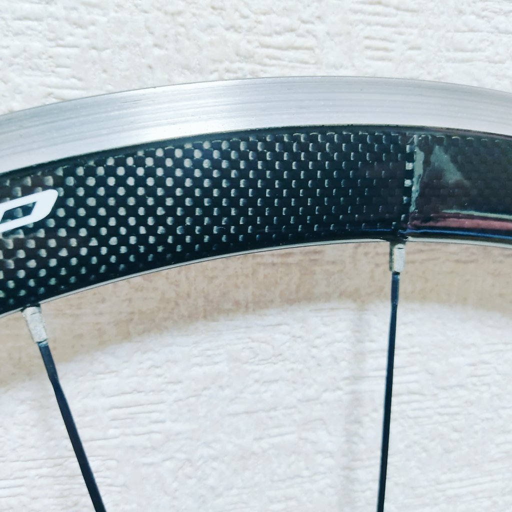 sushibicycle's tweet photo. I bought a used wheel. There is a slight crack in the carbon rim. Can it be used?
#ffwd #fastforward #roadbike #bicycle #cycling #japan #tokyo #trip #travel #sushi #sushibicyclejapan https://t.co/pdHDrrl0GN