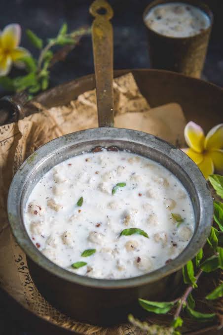 The King observed the fast with devotion and returned to his kingdom. With Sri Vishnu’s blessings, he was blessed with an illustrious son. The story of Putrada Ekadashi was narrated by Krishna to Yudhishthir. Usually, on this day, the child form of Krishna is worshipped.