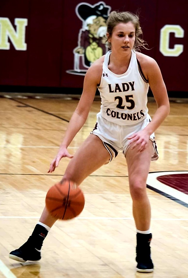 doctorofsports's tweet photo. Girls 10th Region final:
Bourbon County - 53
Harrison County  - 41

@LadyColonelbbal senior @hannahhamelback was 0 for 1 on the season behind the three-point line - tonight, she hit 3 treys on her way to a game-high 19 points, as well as 6rebs, 4asts, 2stls and 2blks! https://t.co/6MbE77RTbn