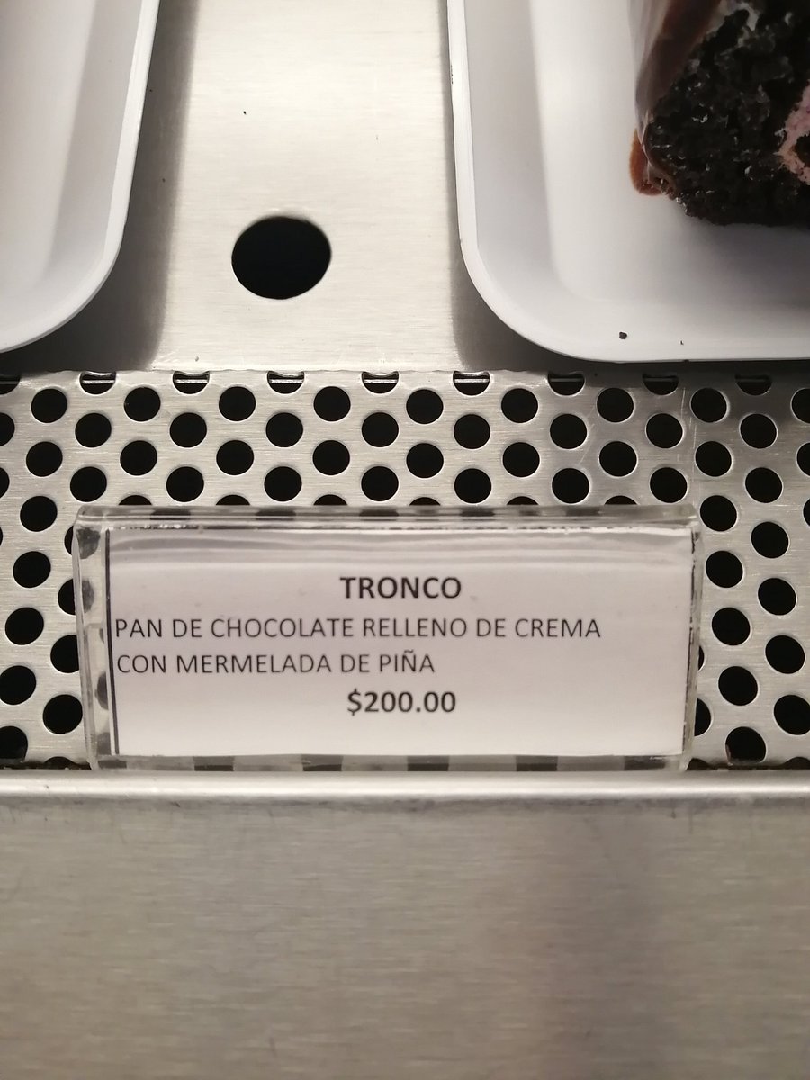 Ayer le llevé tronco a mi hermana para felicitarla por quedar para el casting.
Anexo fotos
, 😂😂😂😂