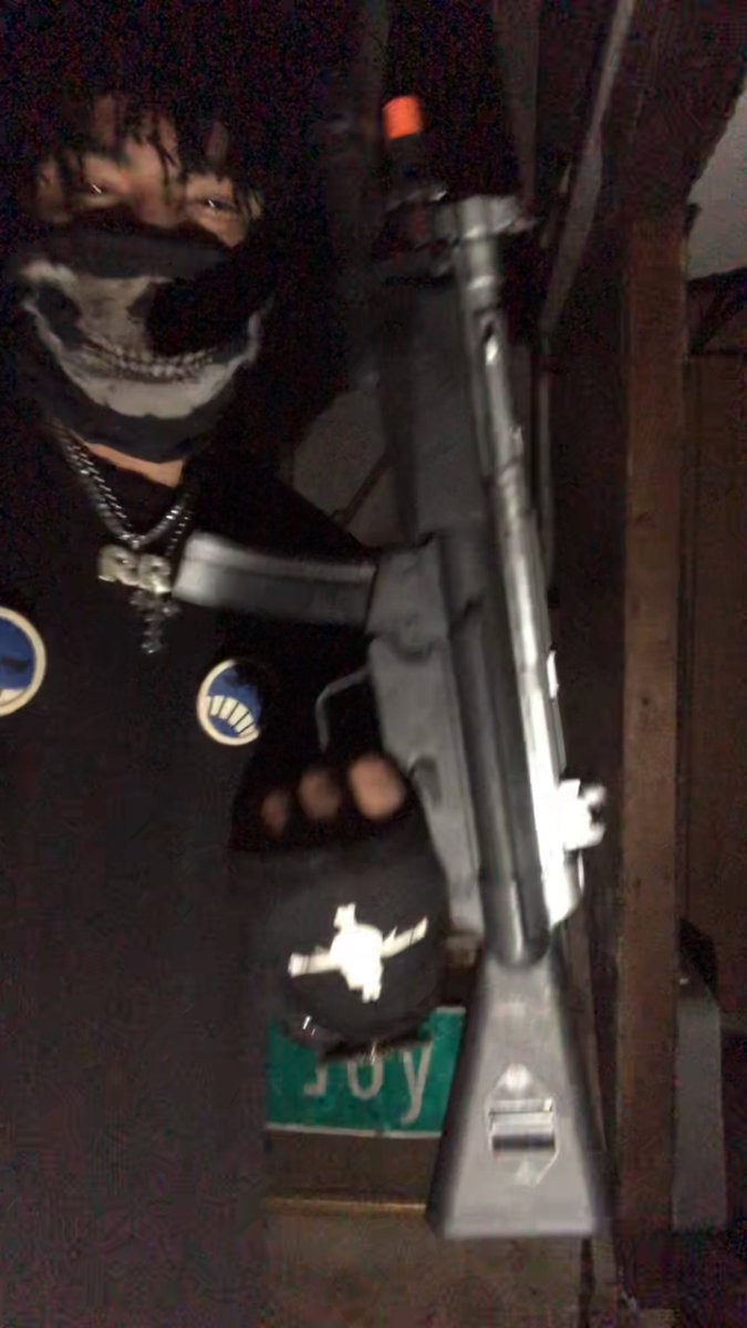 joyrd_montana's tweet photo. S/o to Never Full for showing my squad how to turn them Traps to Raps since a teen before 15

"Leathal Injection" coming soon...

https://t.co/jcMtl5Aajc https://t.co/urvH7398fj