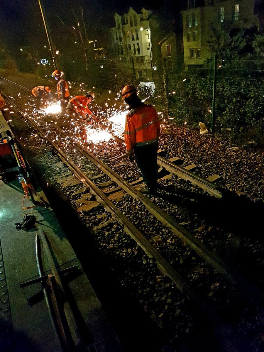 remivau's tweet photo. Suppression d'une zone boueuse dans les quais de Villiers sur Marne
#UPVoieParisNoisy #infrapoleParisEst @RERE_T4_SNCF @SNCFReseau @ColasRail_off https://t.co/5vOacimEWq