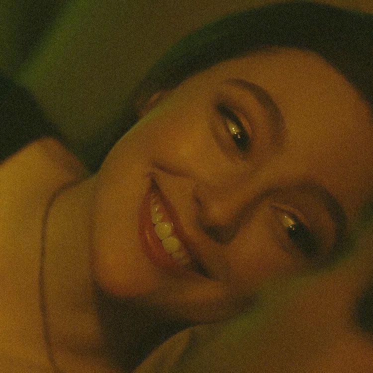 thehopeldiaries's tweet photo. which smile seems more genuine? the one for her ✨soulmate✨ or bird boy🤢 #hopel #hafael #legacies https://t.co/H3YHrysaEj
