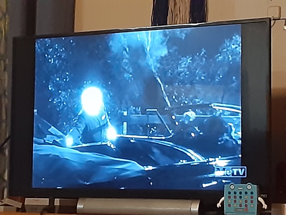 bloodybeautymfx's tweet image. "Would you mind giving my car a jumpstart?" #svengoolie #ManMadeMonster