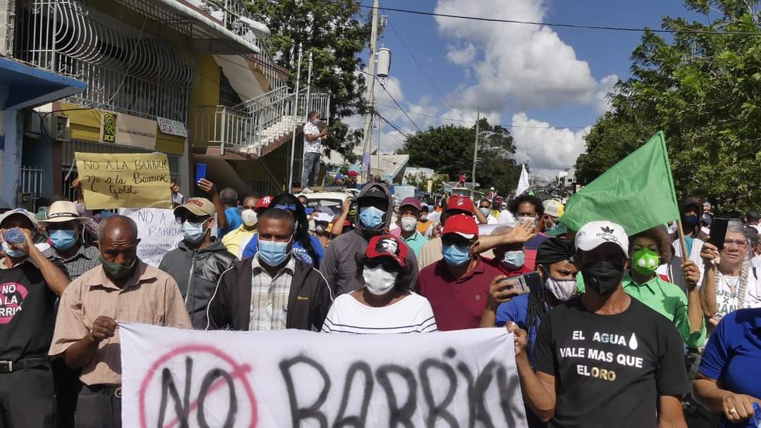 juan hubieres on Twitter: "1. #FOTOS | Gran marcha caravana #NoalaPresadeColaEnCuance. Hoy Monte Plata se manifestó una vez más reafirmando su rechazo radical a las pretensiones de la empresa minera Barrick Gold,