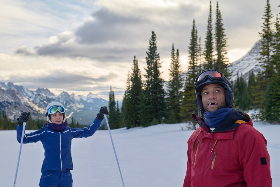 hallmarkchannel's tweet photo. Joe @BrooksDarnell didn’t realize until now that what he needed was a fresh start in life and in romance! 😊Do you think Courtney @MsNazContractor will be the key to helping him find what he’s searching for? #AWinterGetaway #NewYearNewMovies https://t.co/tQI567v2YW