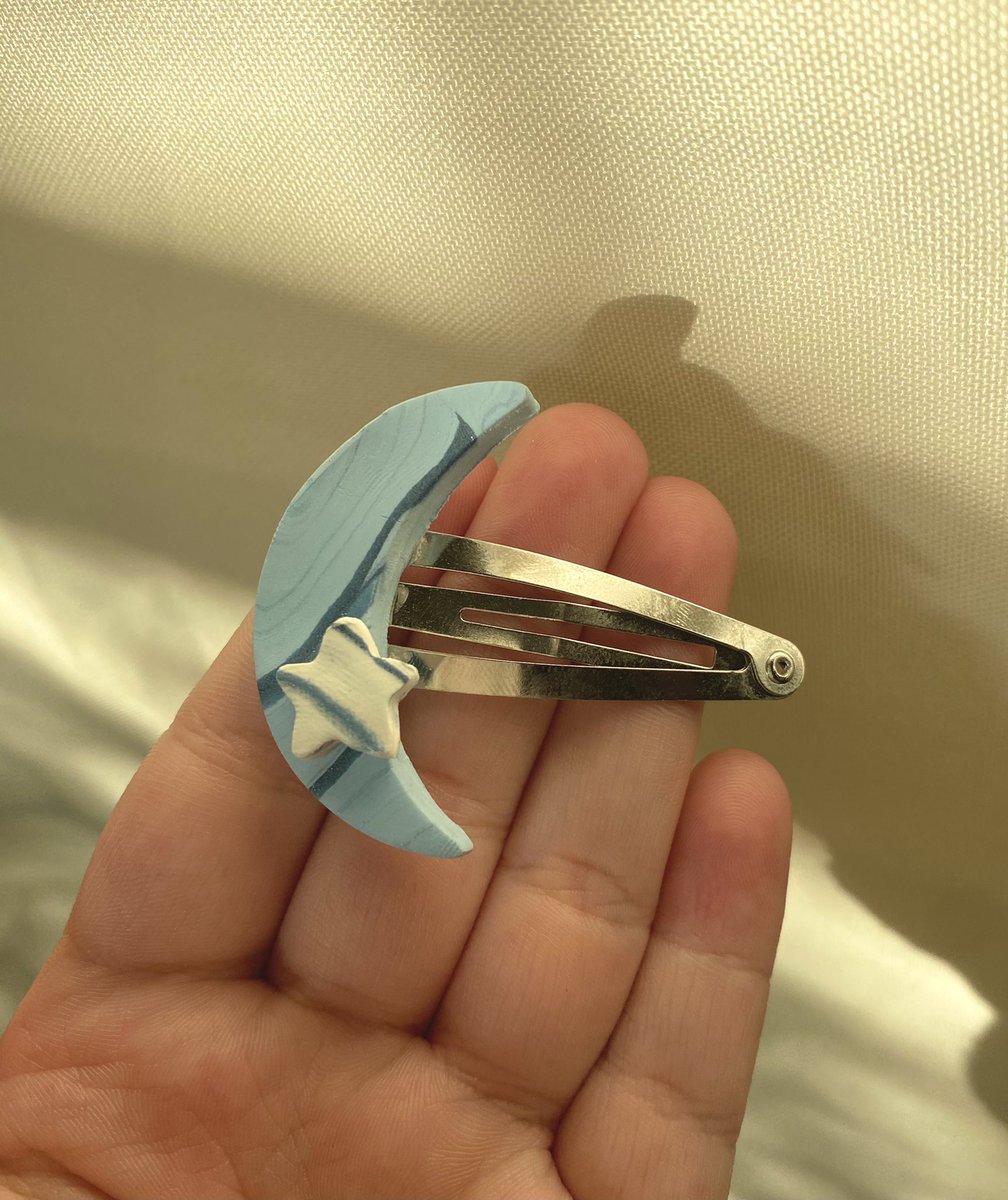 RShaffor's tweet photo. Some of my newest earring creations (and barrette) <3 https://t.co/vtXBD70sD6