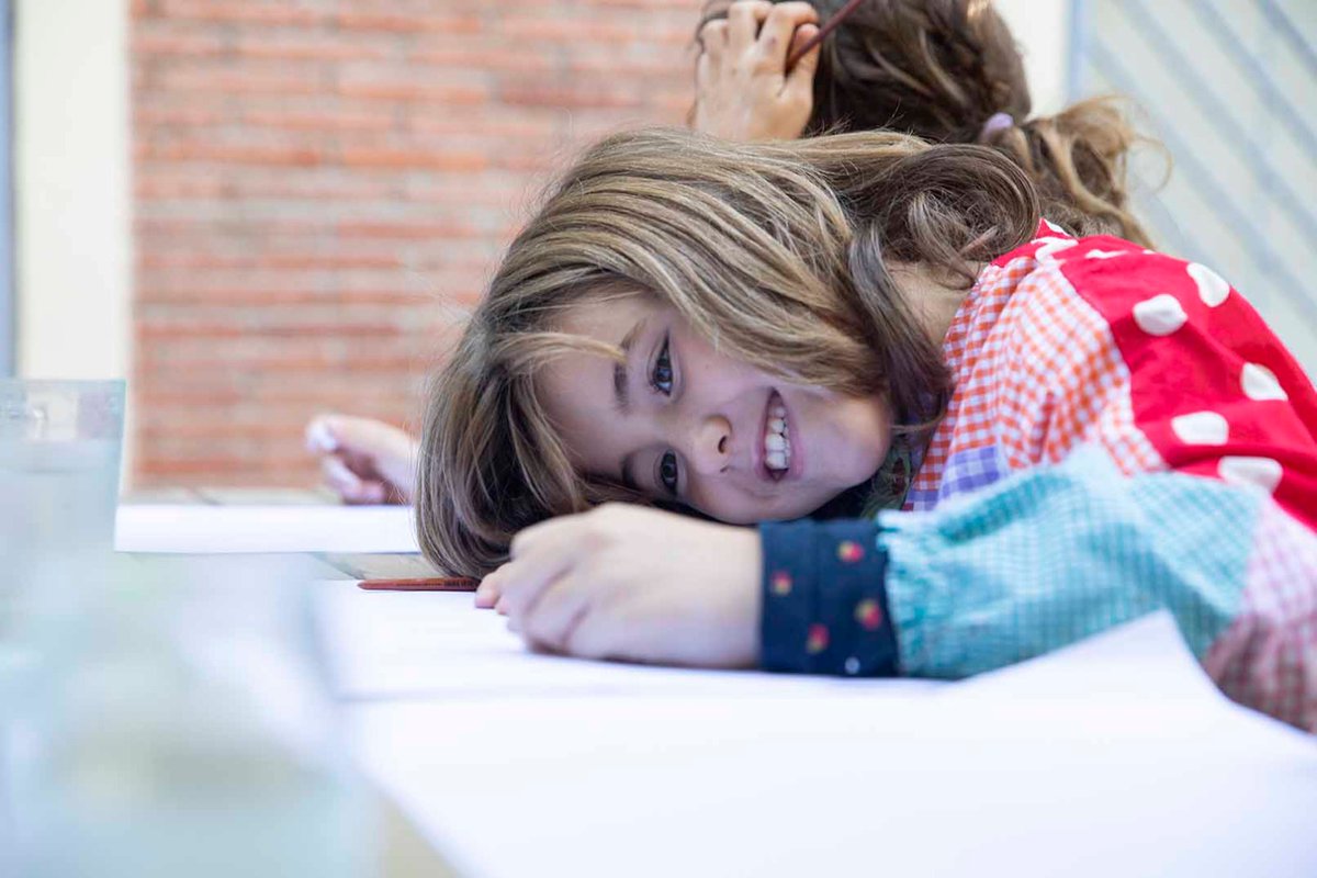 🗓️ Avui és el Dia Internacional de l’Educació! 👧👦📚📲

💪 Ara més que mai, continuem compromesos amb el 4t objectiu de l’#Agenda2030: Garantir una #educació inclusiva, equitativa i de qualitat

🙌 Gràcies a tothom qui ho fa possible! #EscolesObertes

🔗 educacio.gencat.cat/ca/departament…