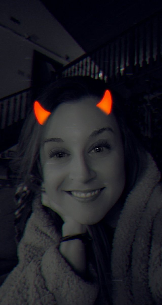 jac_n_dmb's tweet photo. 🎶 Some devil, some angel has got me to the bone, You said, always & forever...now I believe you baby #somedevil #dave #dmb #davematthewsband ✌🏻❤🎶 https://t.co/iZ3P5noxUR