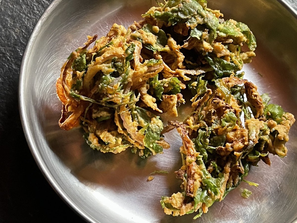 hpnadig's tweet image. Pakoda skills. 
#WeekendChef